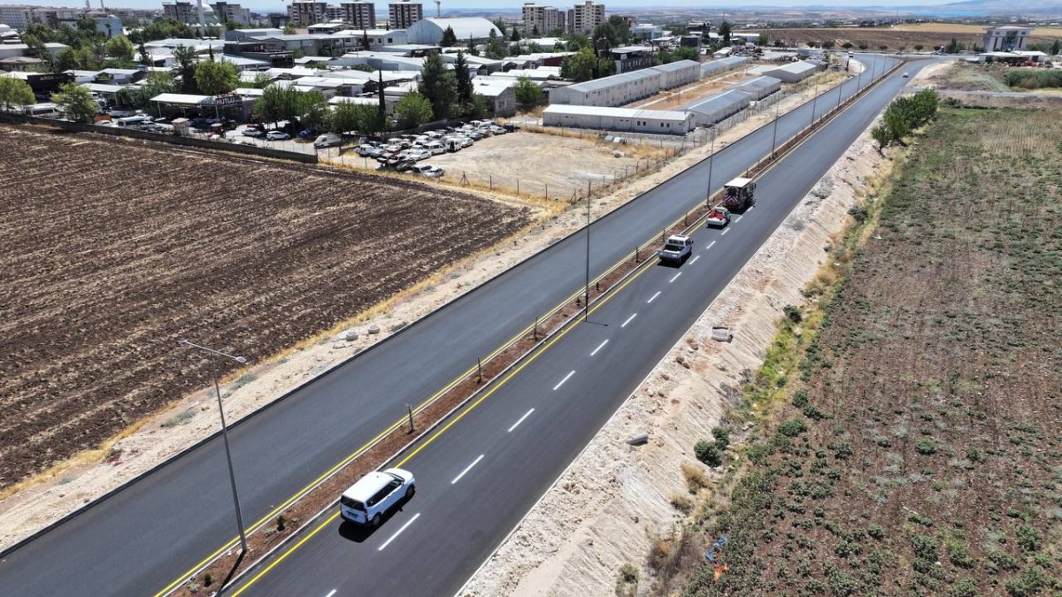 Mersin Caddesi’nde yol çizgi ve trafik işaretleme çalışmaları başladı  - Videolu Haber